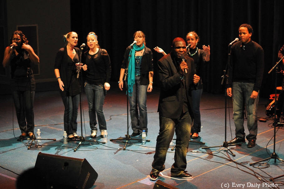 Evry Daily Photo - Telethon Evry 2010 - Concert Evry University Gospel - large - 5244088976.jpg